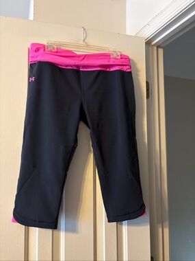 Under Armour Black and Pink Capri Workout Pants Size XL
